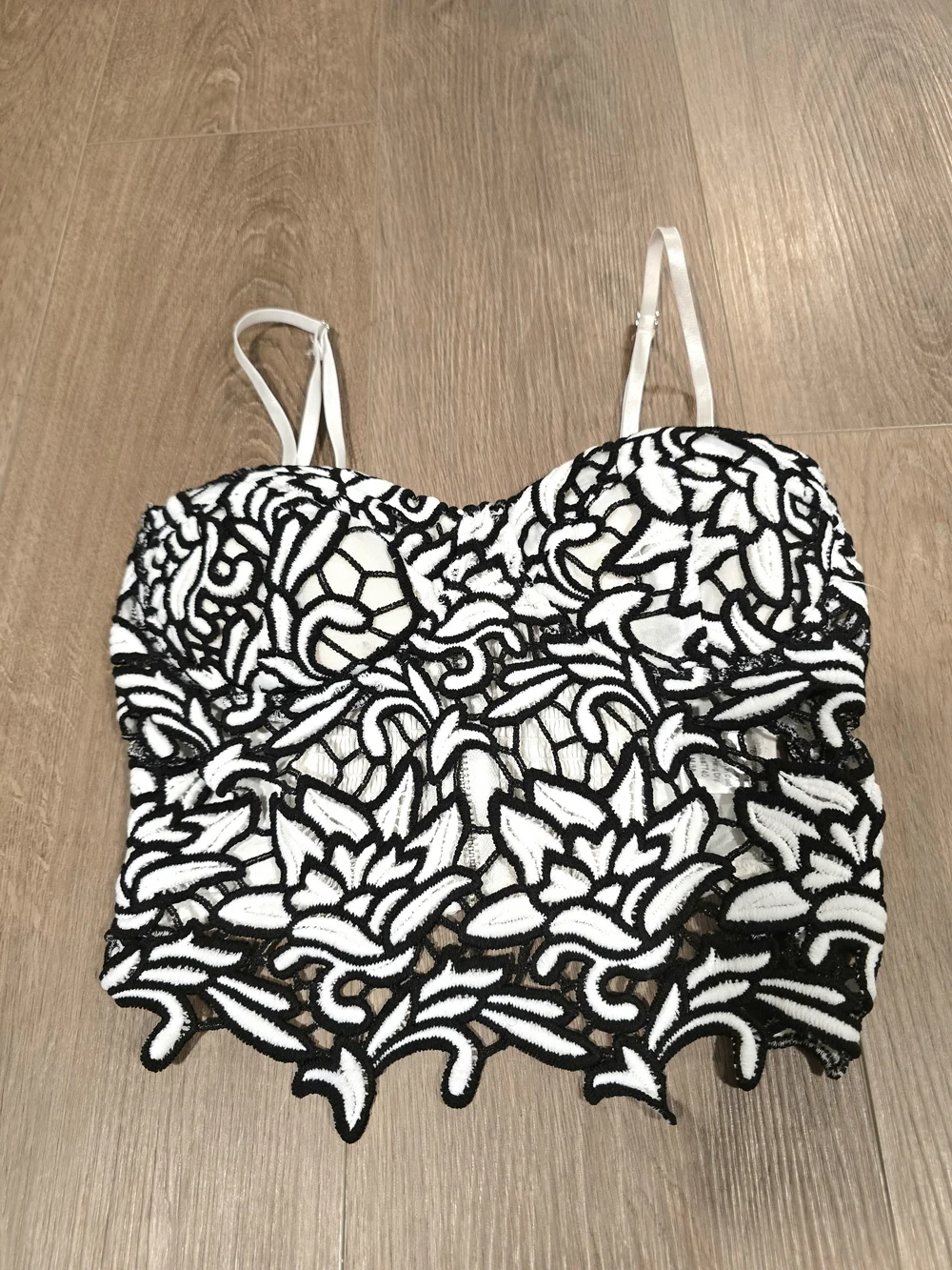 Carmin Black White Lace Crop Top Floral‎ Embroidered Bustier Size Medium